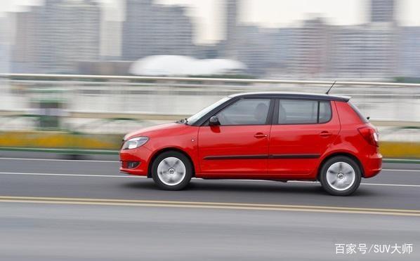 汽車高速行駛120km/h,哪些汽車會(huì)飄?哪些汽車不會(huì)飄?