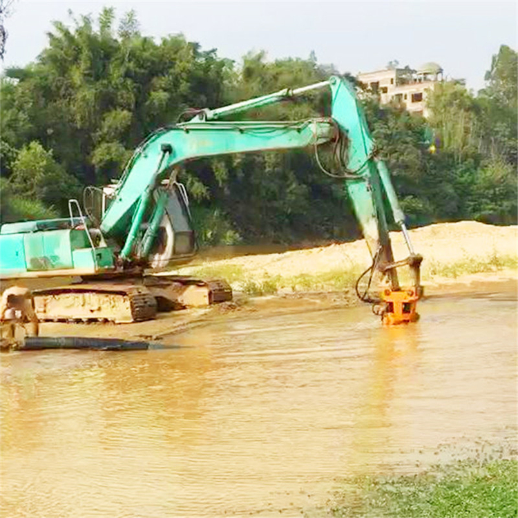 挖機(jī)抽沙泵107